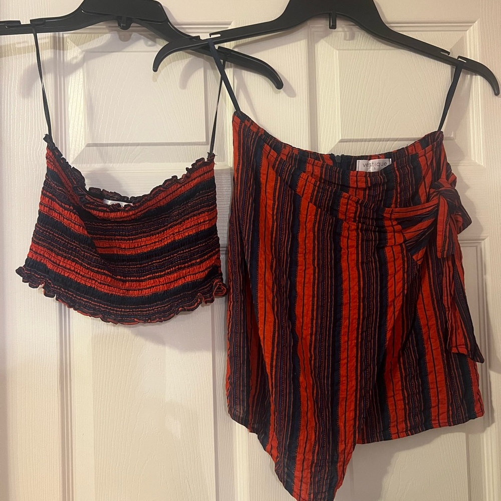 Vestique Red and navy Striped Set